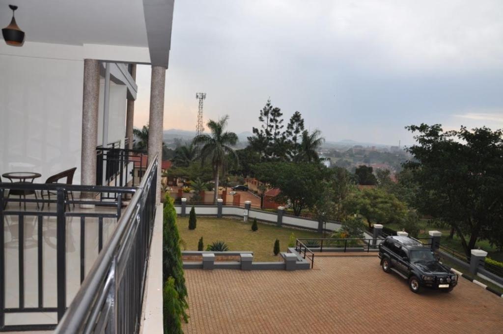 Hoima Eka Hotel Exterior foto